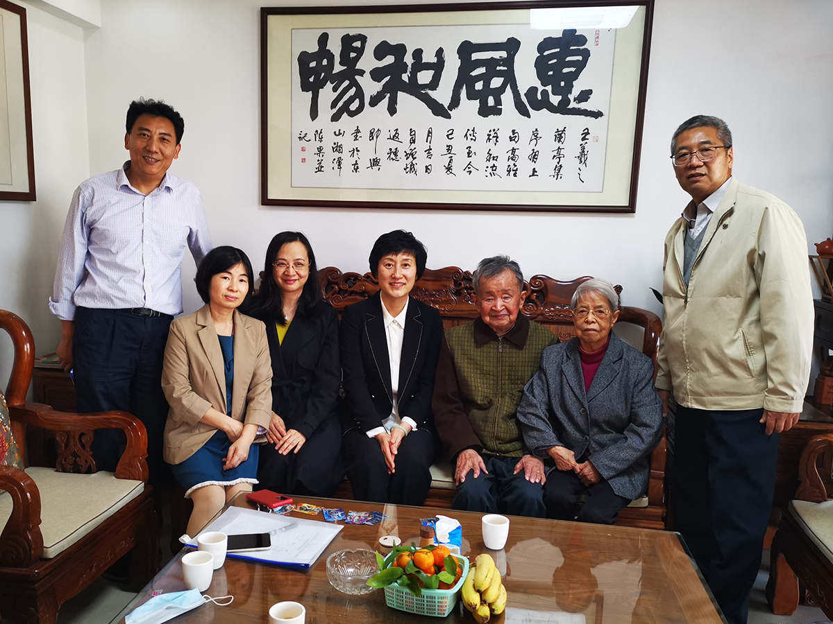 刘玮走访慰问93岁曾志生老人.jpg